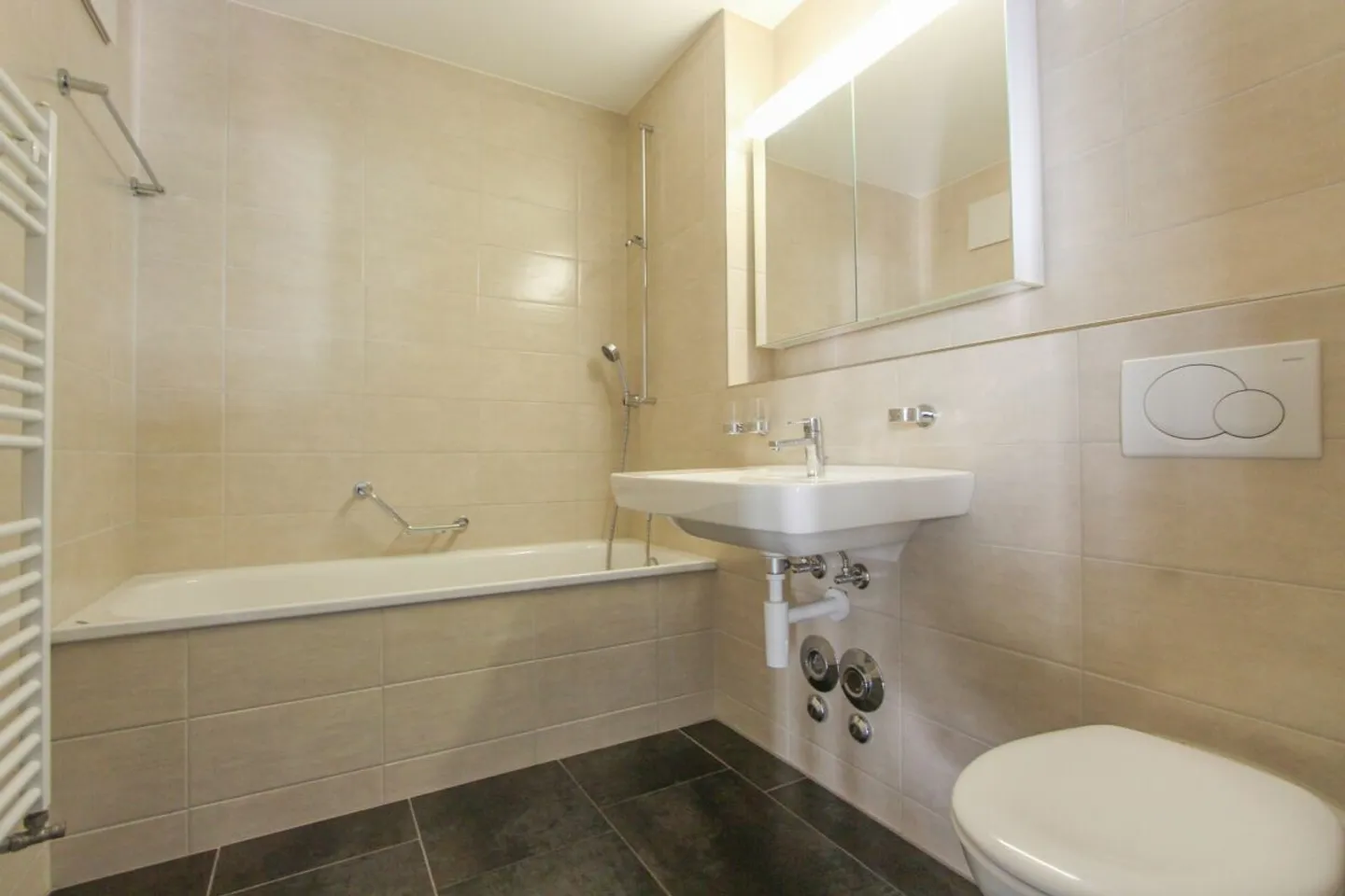 Perfect Connection - Modern Apartment Directly at Schwerzenbach Train Station - Photo 4 of 7