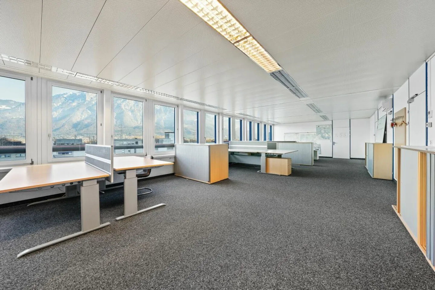 Helle Büroräume mit Aussicht - Foto 6 von 11