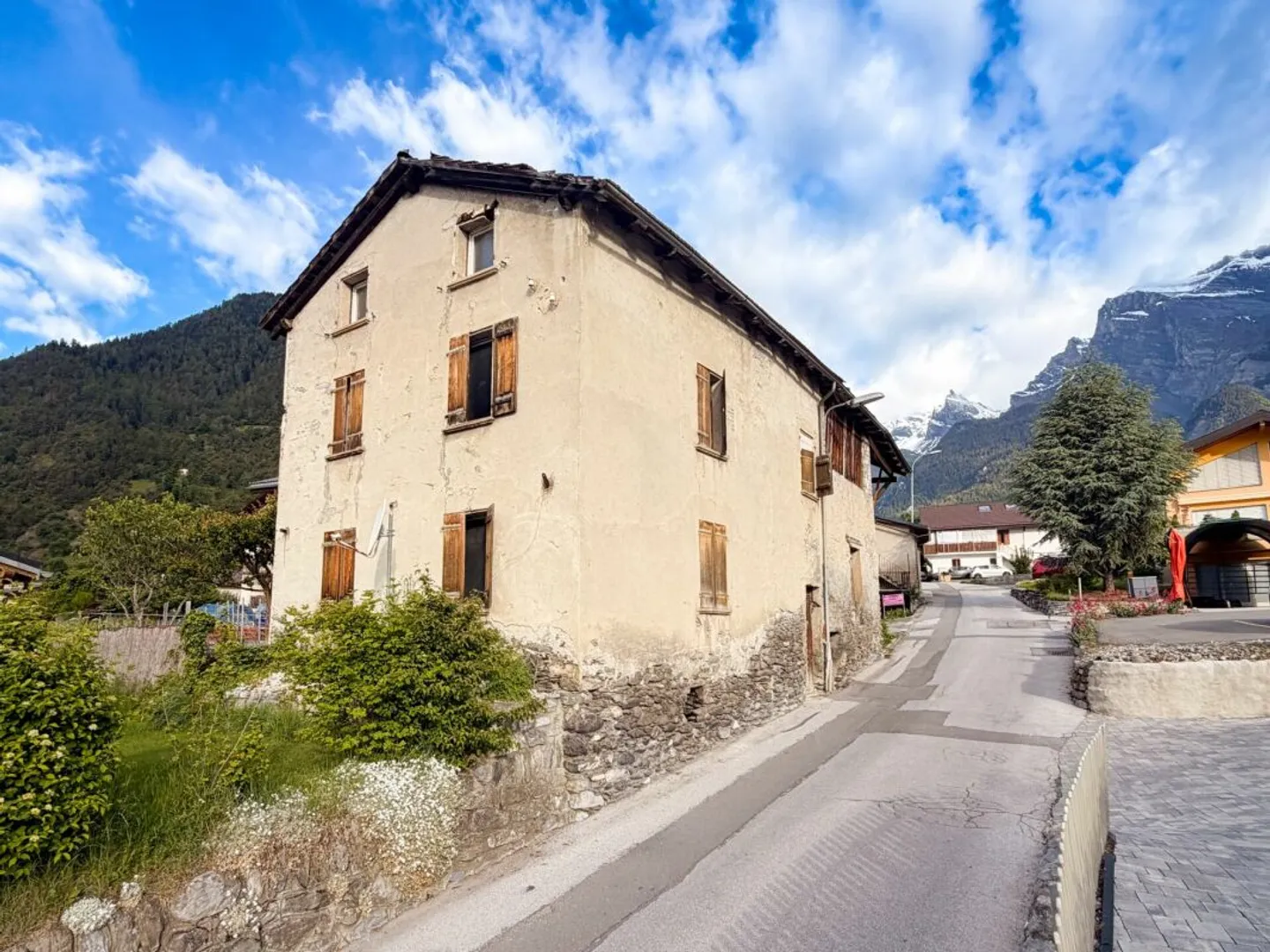 Haus zu renovieren im Zentrum von Chamoson, verkauft mit Baugenehmigung - Foto 1 von 13