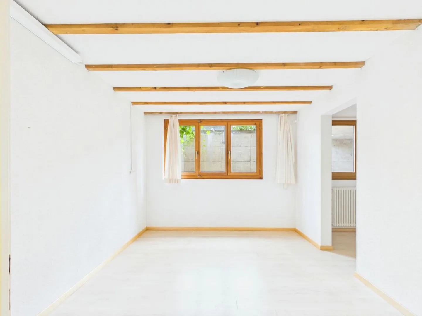 Geräumiges Familienhaus mit Aussicht - Foto 3 von 13