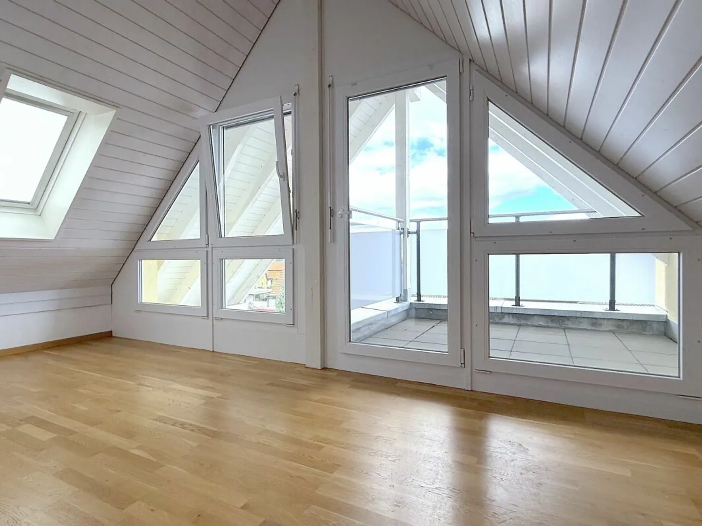 MAISONETTE APARTMENT - CENTRAL AND CLOSE TO THE TRAIN STATION - Photo 10 of 13