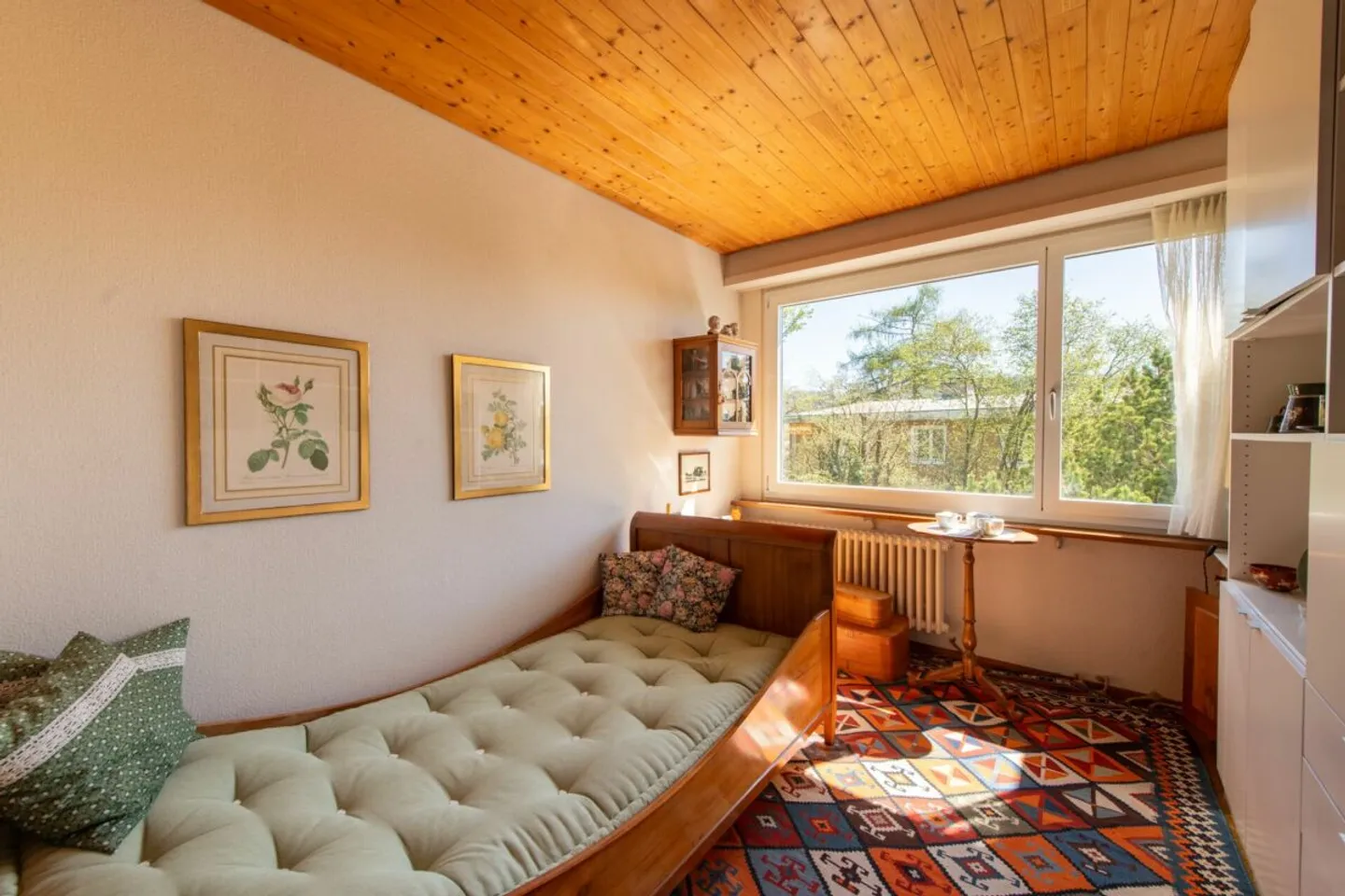 Spacious Family Home with Views - Photo 10 of 13