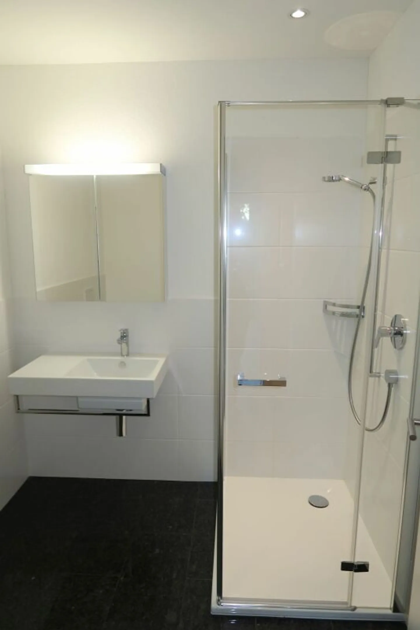 Exclusive 5.5-room garden apartment with high-quality finish in Einsiedeln - Photo 6 of 11