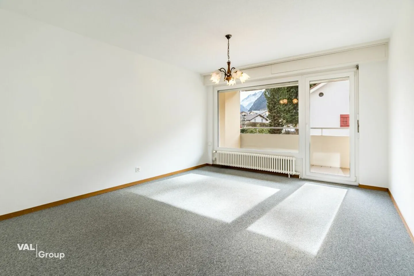 4.5-Zimmerwohnung in Toplage - grosszügige Räume, Balkon und Garage - Photo 5 of 13