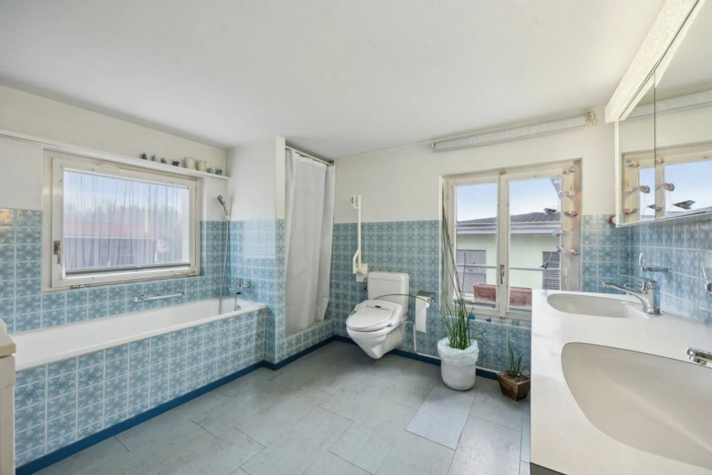 Fattoria elegante con due unità abitative a Kölliken - Foto 8 di 9