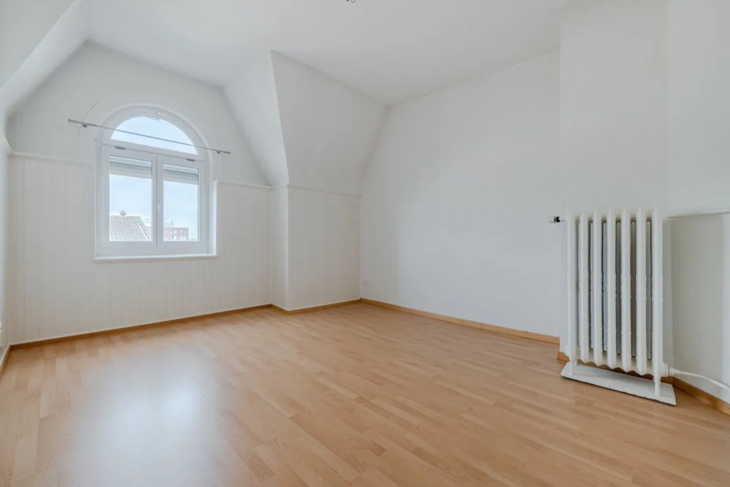Einzigartige Dachwohnung in Seenähe - Photo 4 sur 13