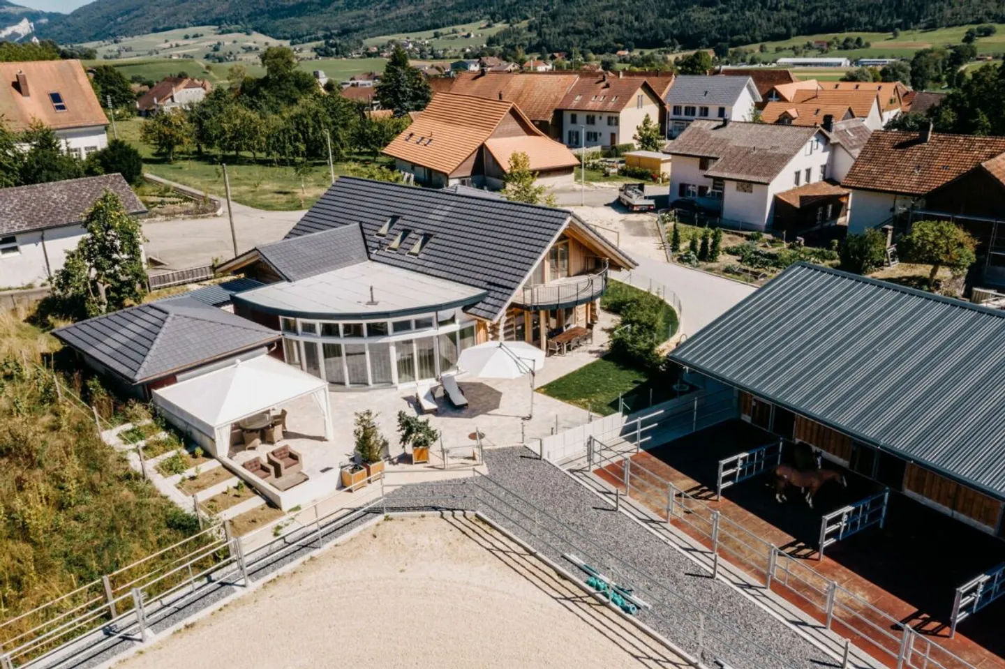 Quality of Life for You and Your Horses at the Foot of the Jura - Photo 3 of 6