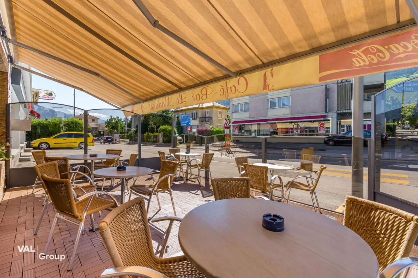 Bar-café avec terrasse, prêt à reprendre ! - Foto 8 von 9