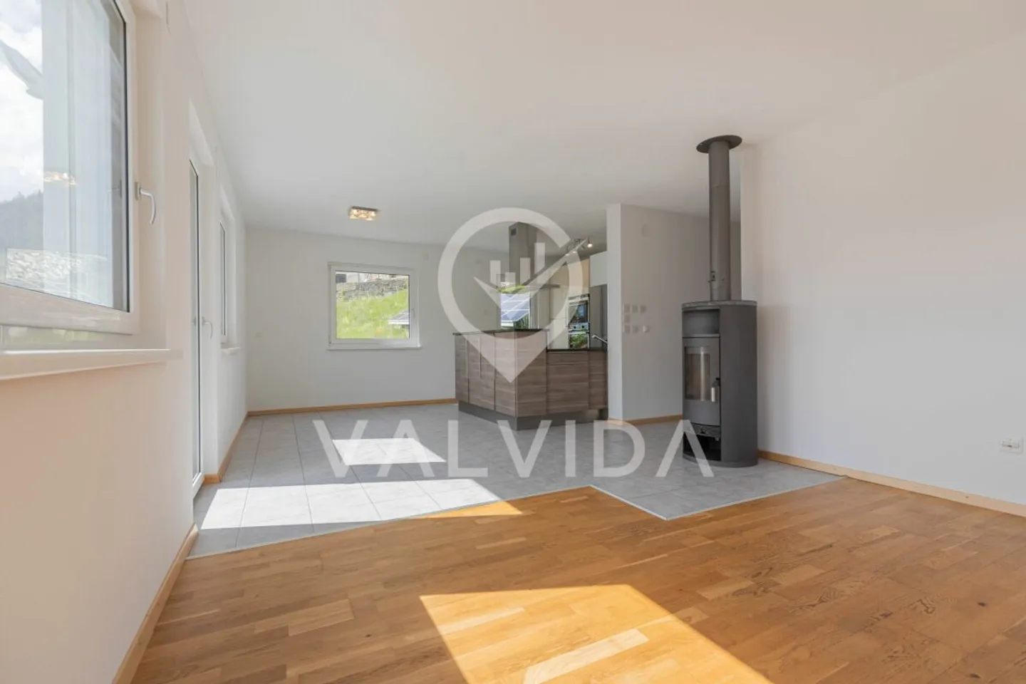 Grosszügiges Einfamilienhaus mit Charme, Weitblick und Sonnenlage in Guttet-Feschel - Foto 4 von 13