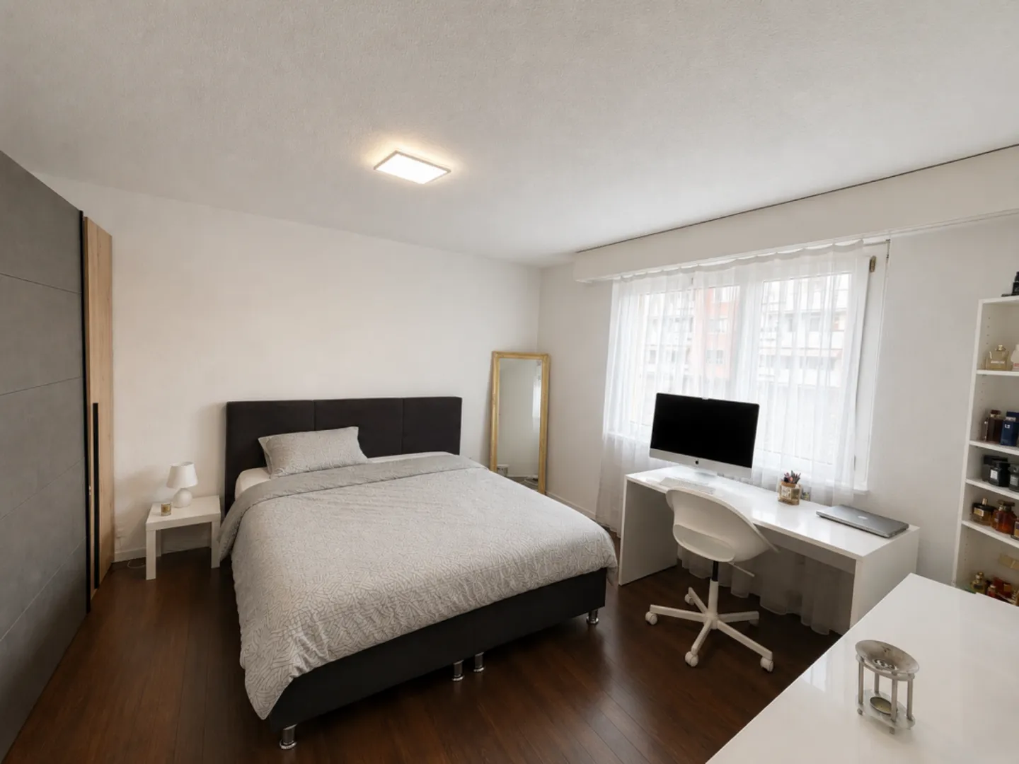 Bright 4.5 Room Apartment in a Family-Friendly Neighborhood - Photo 9 of 13