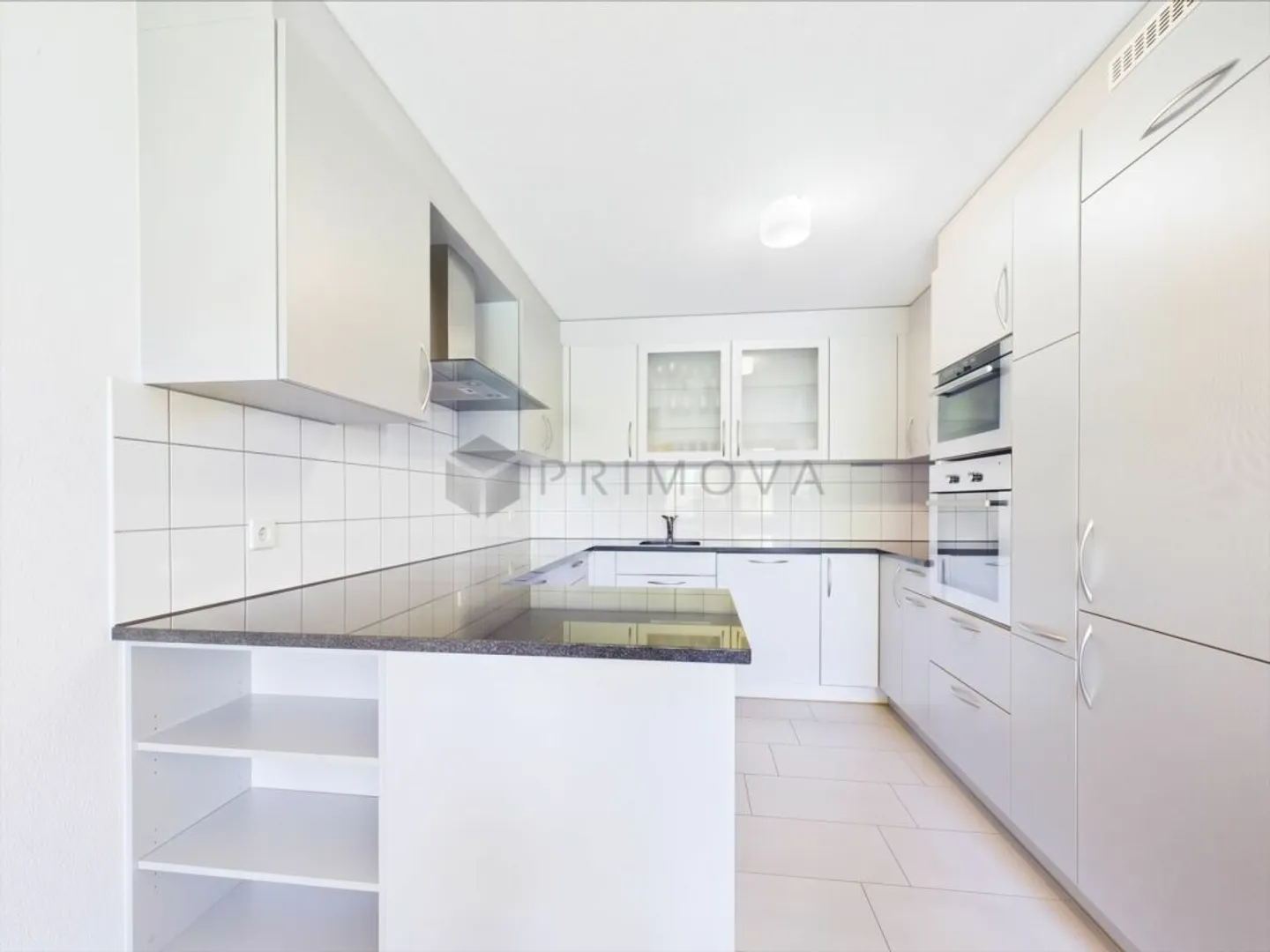 Spacious Apartment with Scenic Views - Photo 4 of 9