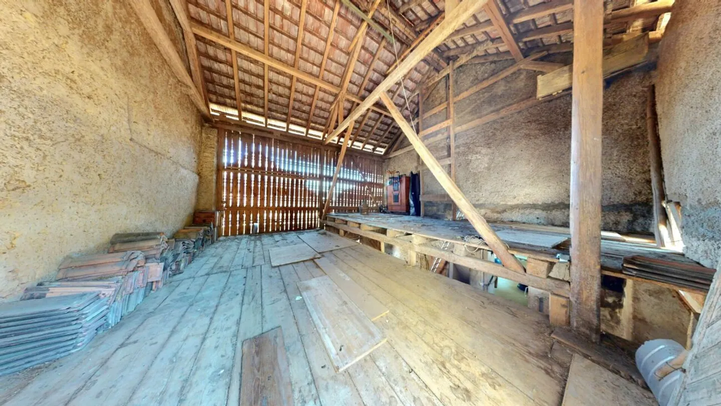Une maison avec une histoire ! Ferme avec grange, charme et énorme potentiel - Photo 13 sur 13