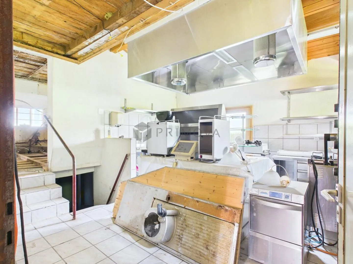 Traditionsreiches Chalet mit Gastronomie &amp; zwei Wohneinheiten auf weitläufigem Grund - Foto 8 von 12