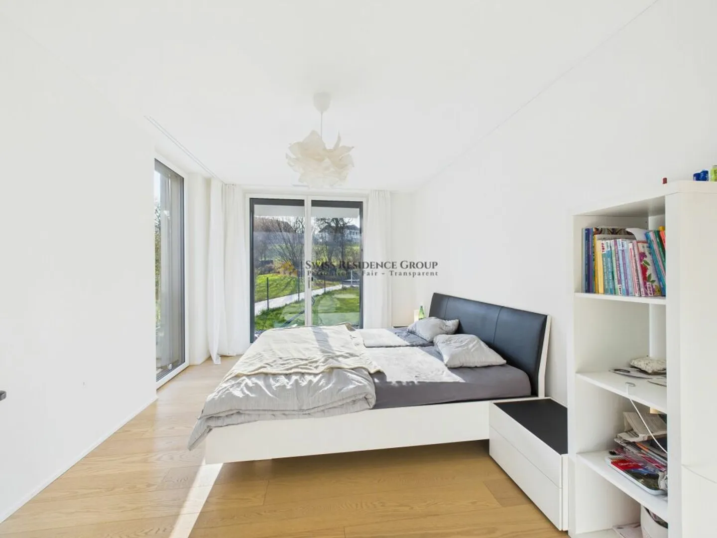 Exclusive living with private outdoor area - Photo 11 of 13