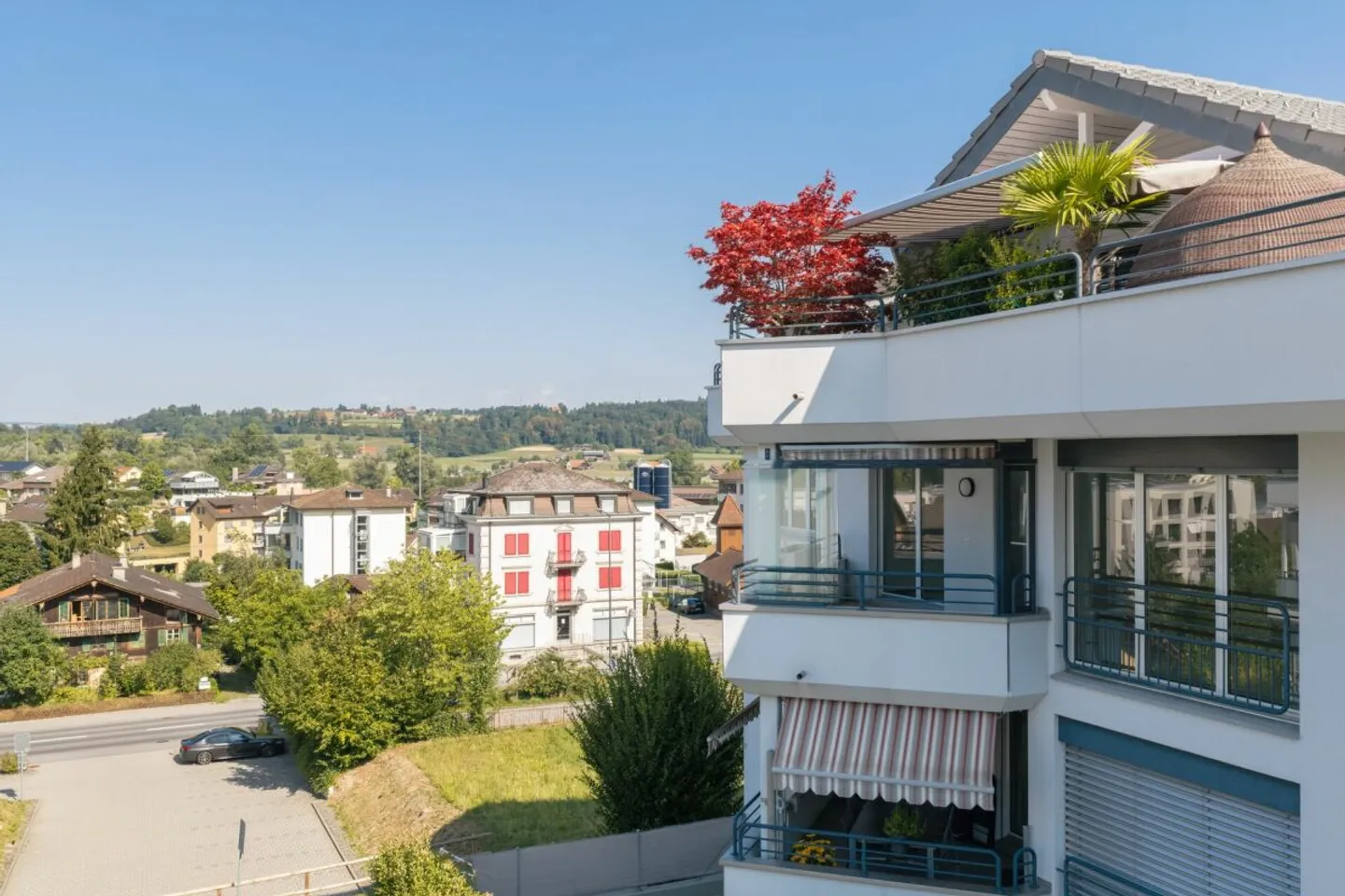 Attractive condominium with balcony and panoramic view into the greenery - Photo 8 of 9