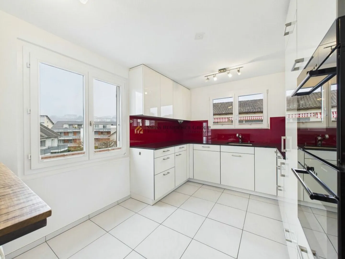 Exklusives Wohngefühl mit Balkon - 4.5 Zimmer Wohnung - Photo 3 sur 13