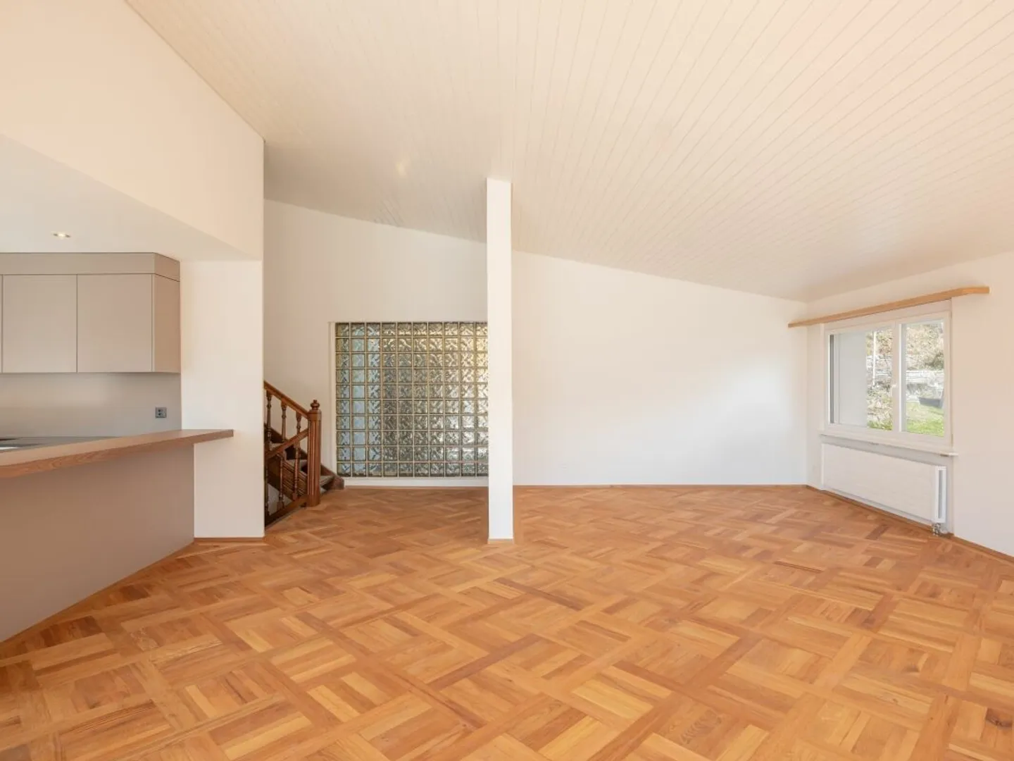 Renovated Dream Single-Family Home with 120 m² Terrace and Large Garden - Photo 7 of 13