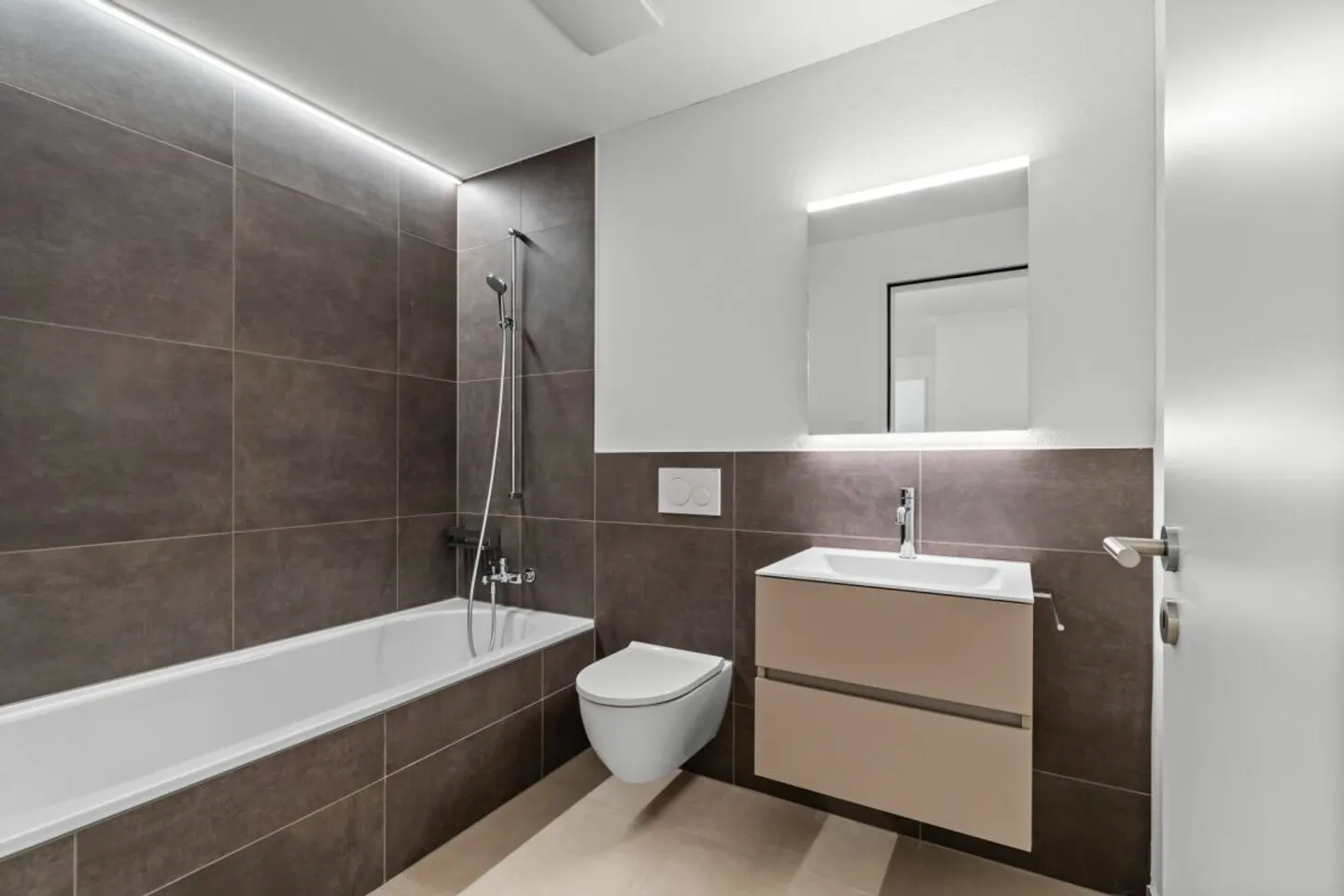 TILIA | Appartamento giardino 4.5 locali con vista parziale sul lago - D001 - Foto 3 di 13