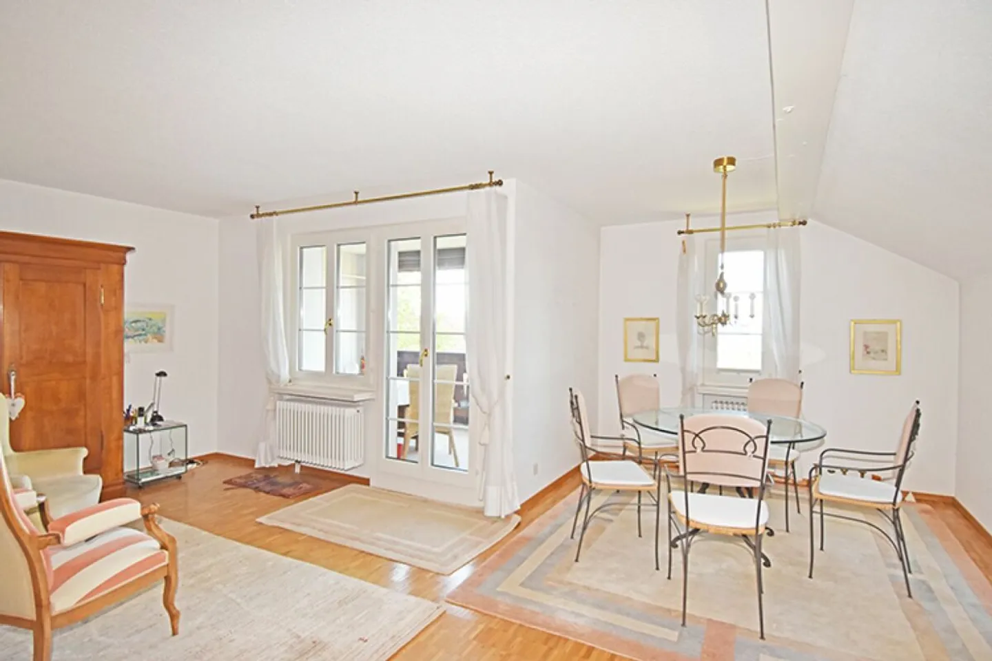 Cozy Home with Panoramic View - Photo 2 of 13