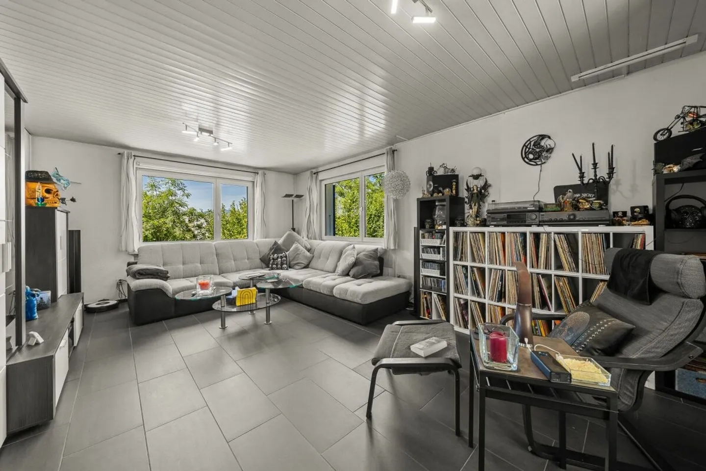 SPACIOUS LIVING IN A QUIET ENVIRONMENT - Photo 5 of 12