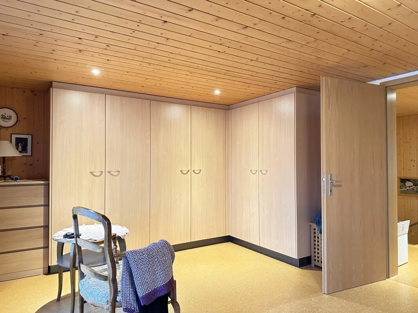 Wohnhaus mit Sitzplatz, Garten, Garage und Werkstatt - Foto 11 di 13