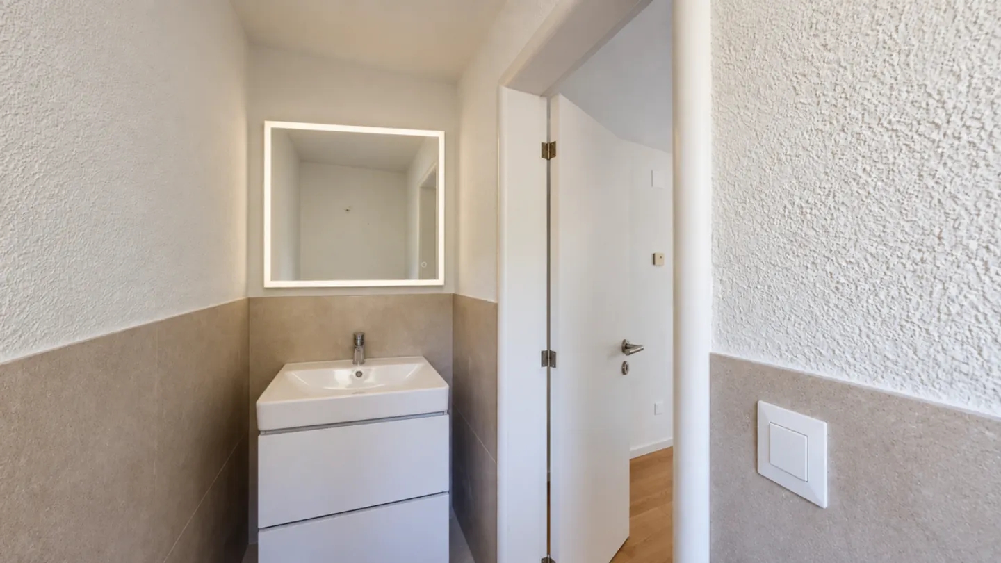 Frisch renoviertes Reiheneinfamilienhaus in Wila - ein Zuhause zum Verlieben - Foto 8 von 13