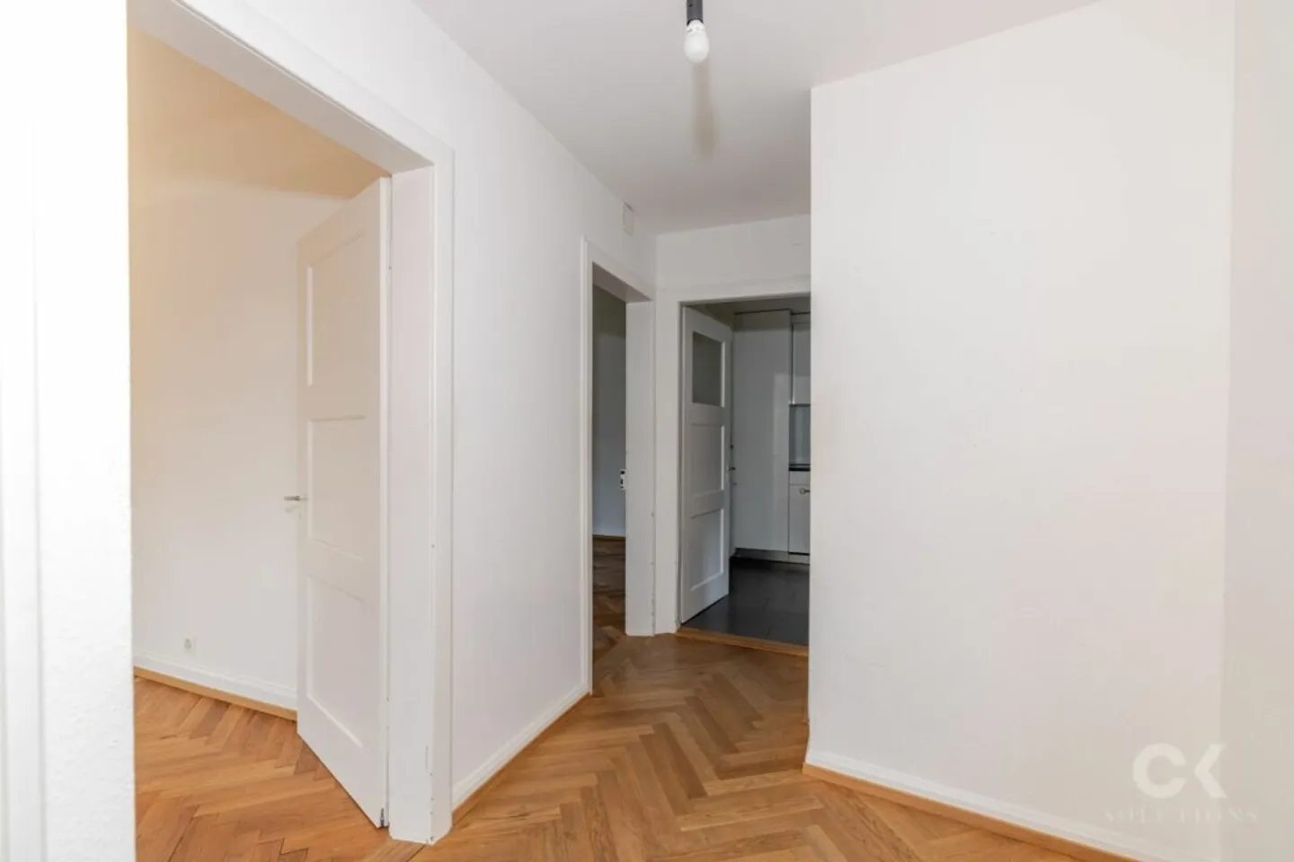 3-Room Gem with Investment Potential - Photo 3 of 12