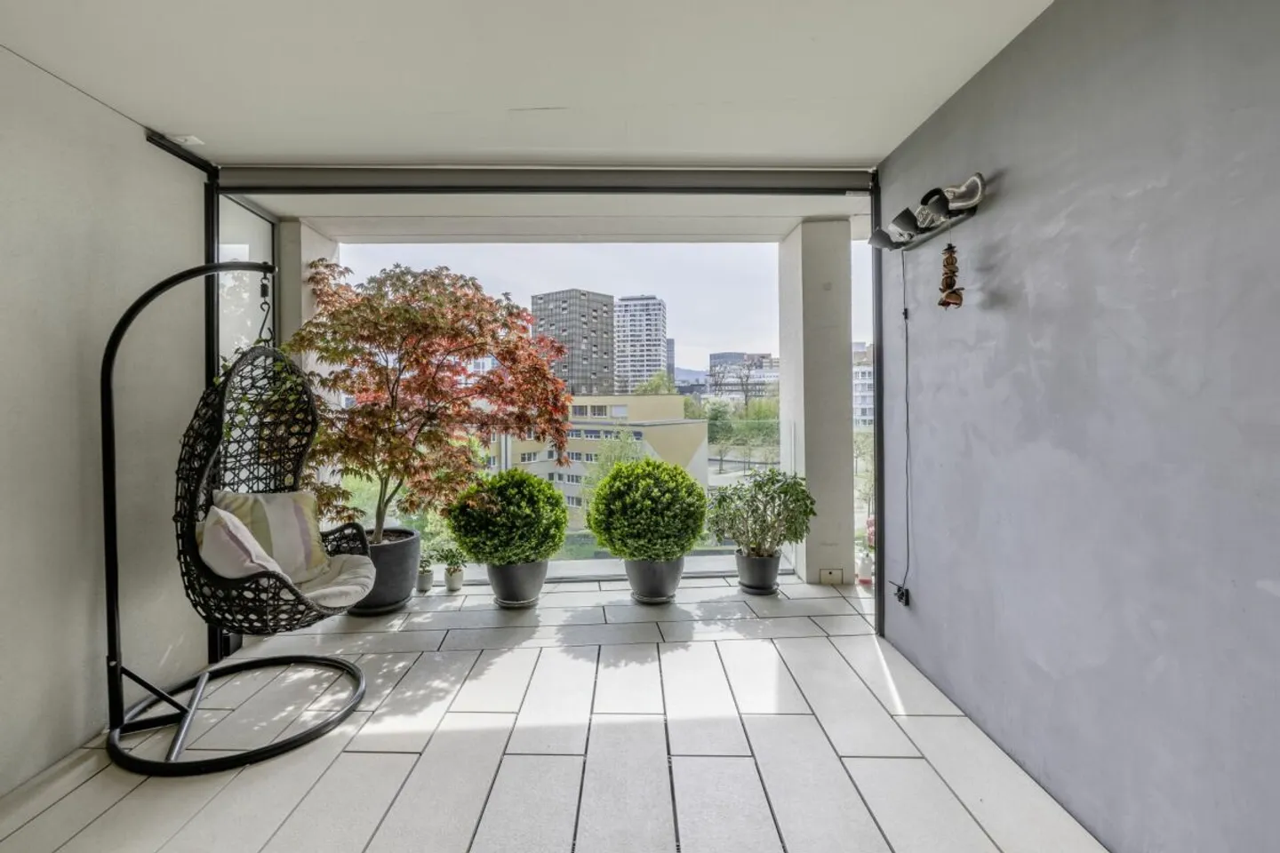 Stylish apartment with breathtaking view - Photo 2 of 8