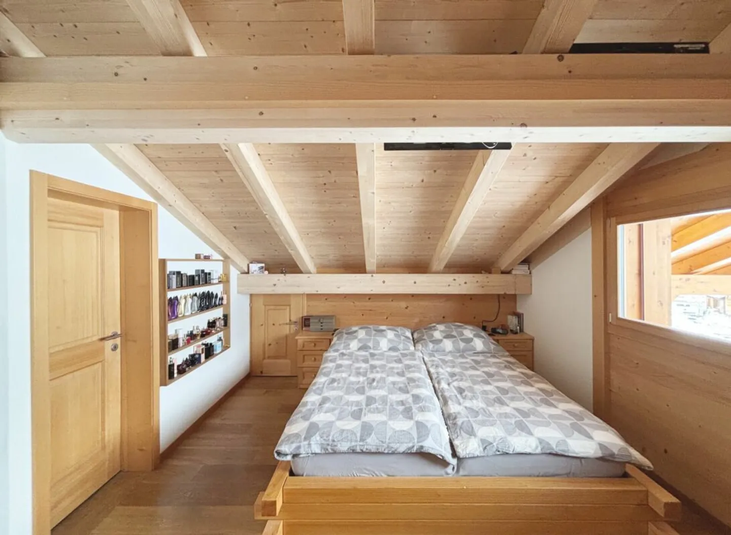 Charmante Chaletwohnung mit Aussicht - Foto 9 von 13