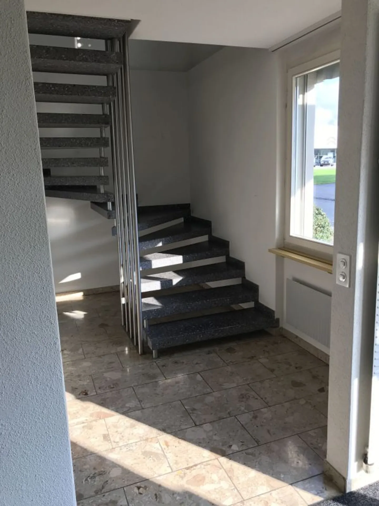 Eckbüro an der Autobahn - Foto 4 von 5