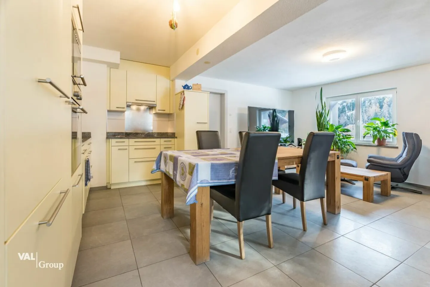 Casa moderna con entusiasmante opportunità di investimento - Foto 4 di 13