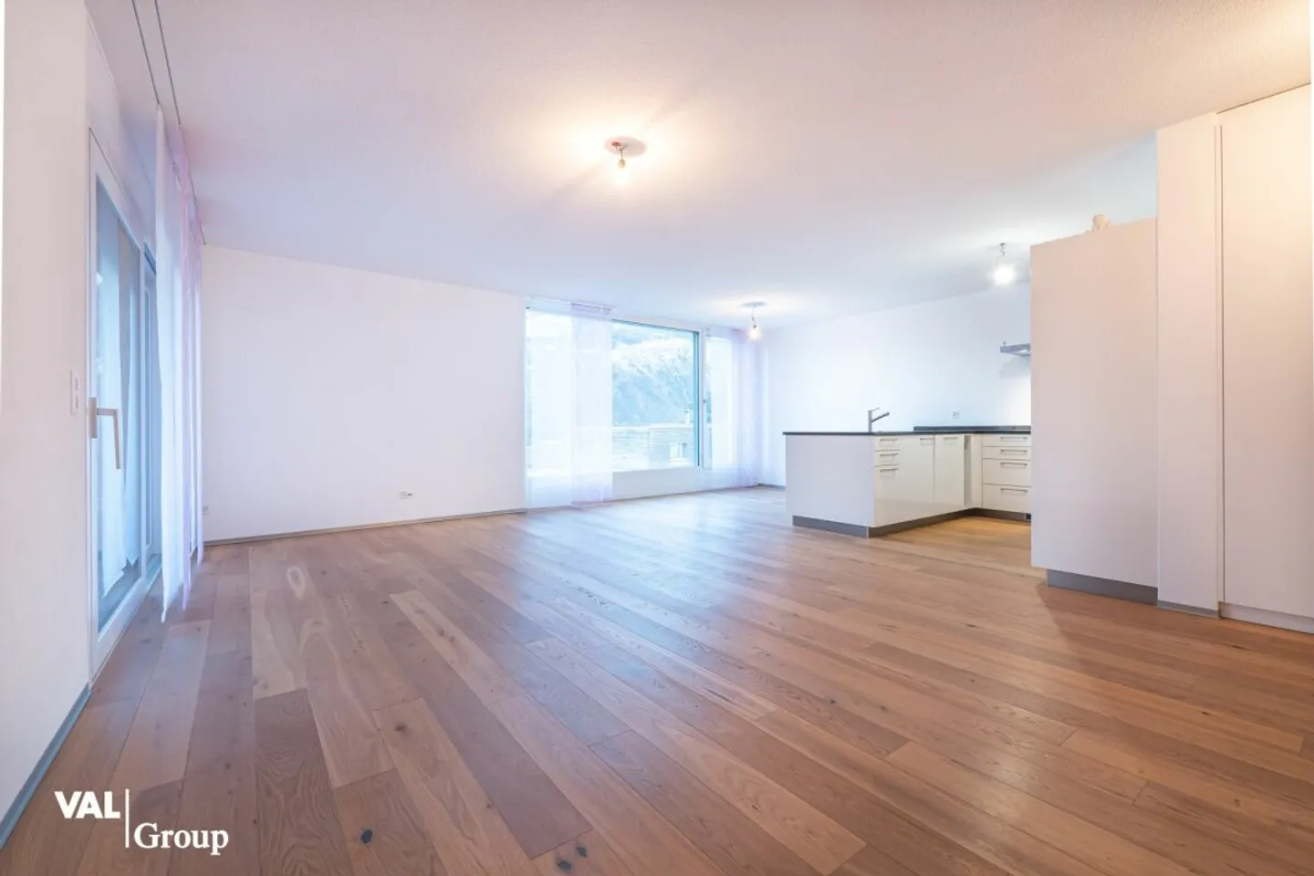 Modernes Apartment mit atemberaubendem Blick - Foto 2 von 11