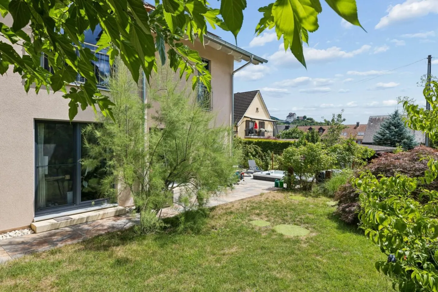 Exclusive New Villa with Designer Kitchen - 35 Min. from Zurich - Photo 13 of 13