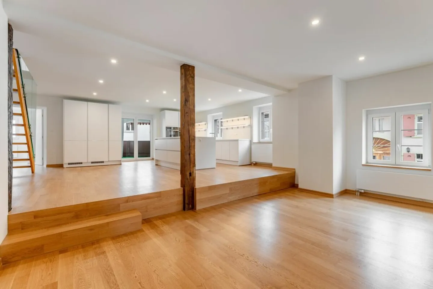 4.5 Zimmer Maisonette mit 2 Terrassen und Galerie beim Rheinufer - Foto 2 di 6