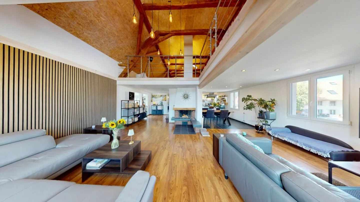 Residential and commercial building with flexible usage concept - Photo 2 of 13