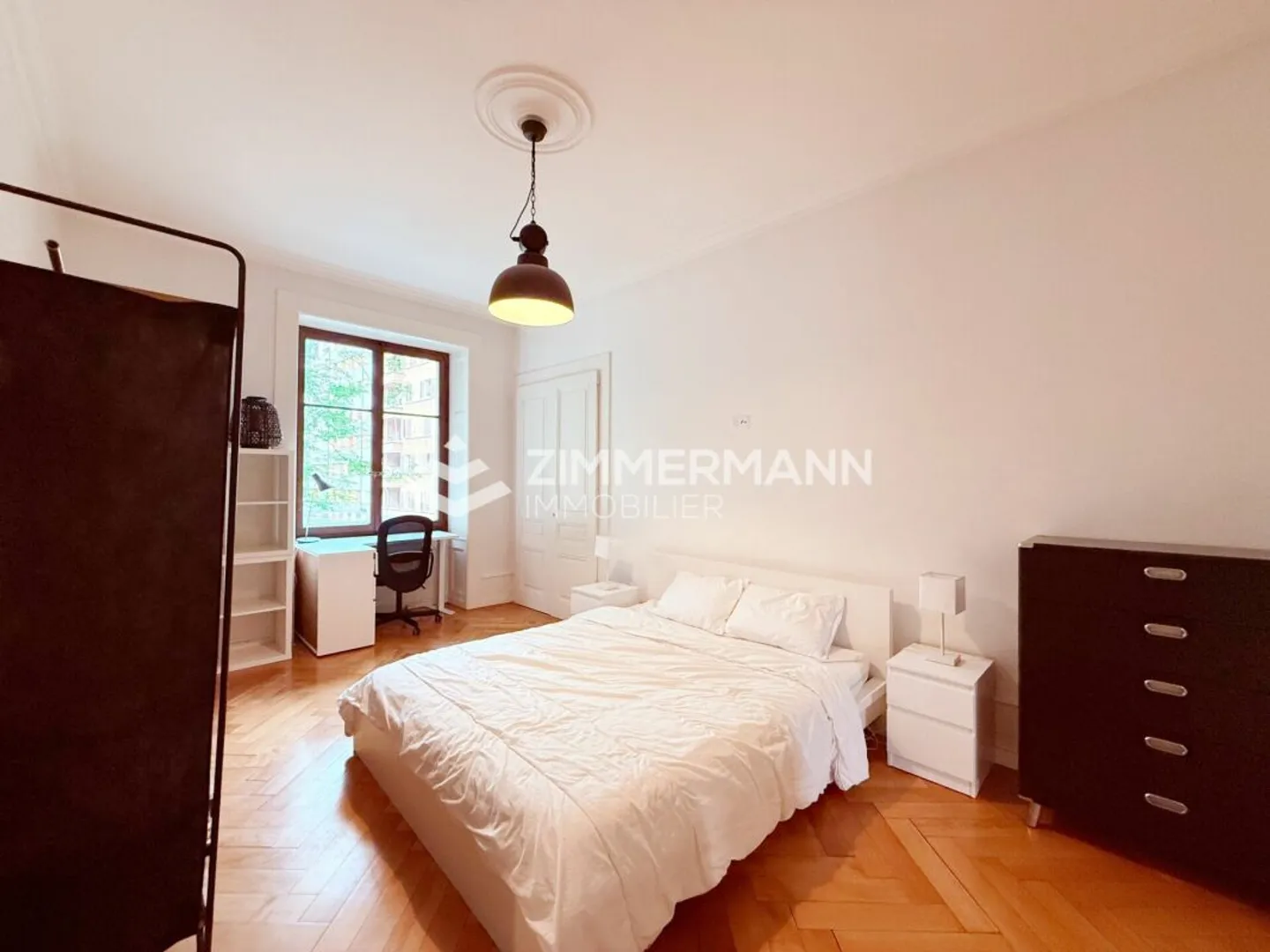 Superbe appartement meublé de 5 pièces au style Haussmannien en face de la perle du lac ! - Photo 5 sur 8