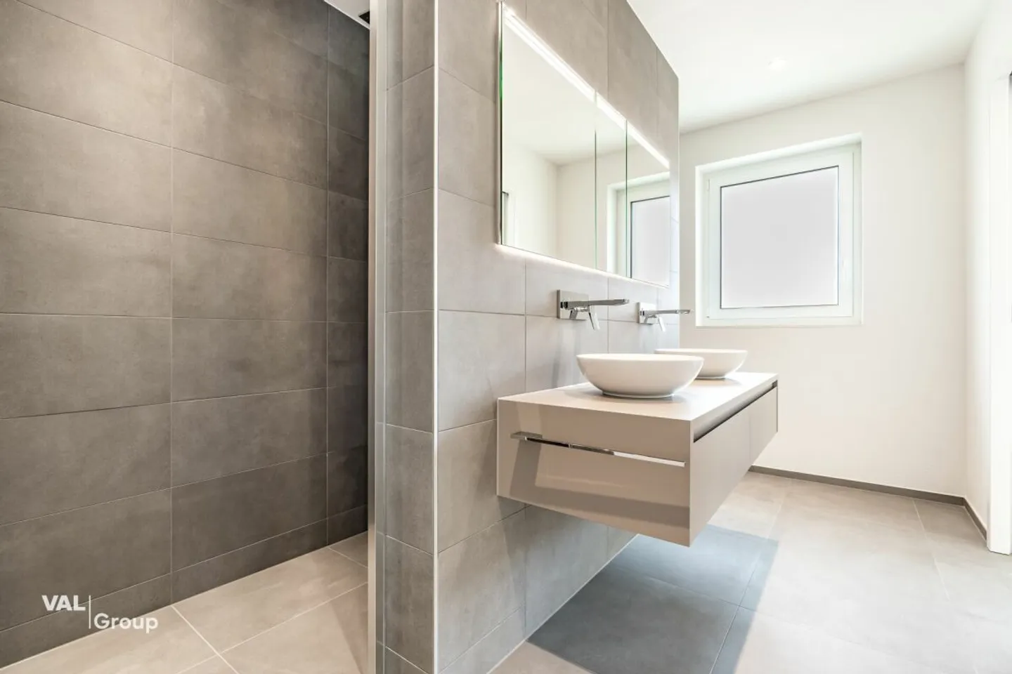 Première location d'un appartement de 3,5 pièces de haute qualité - Photo 8 sur 13
