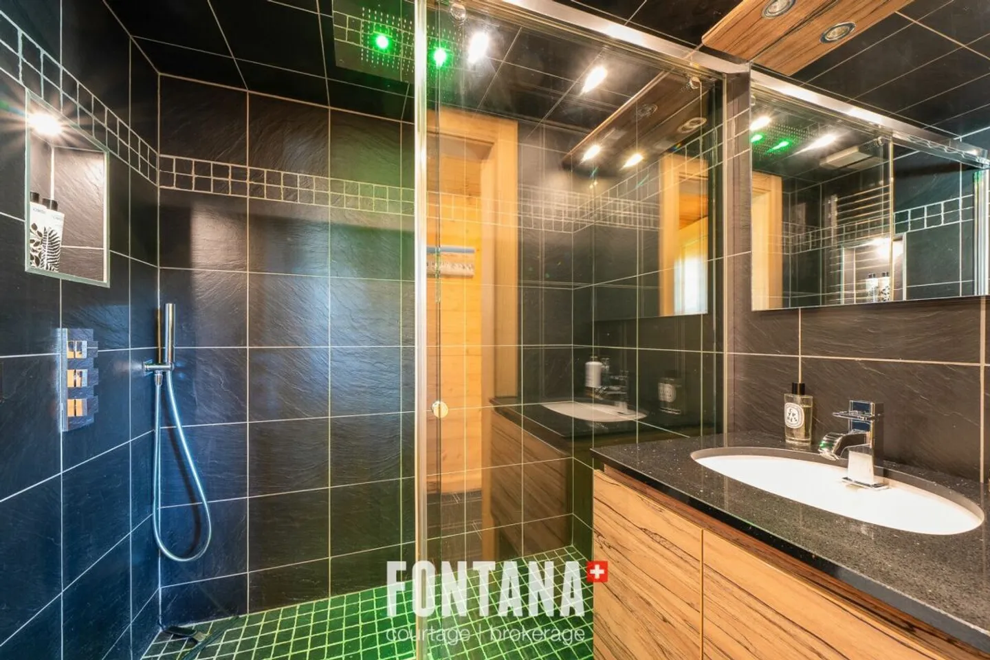 Außergewöhnliches Chalet und privilegierte Lage - Foto 6 von 13