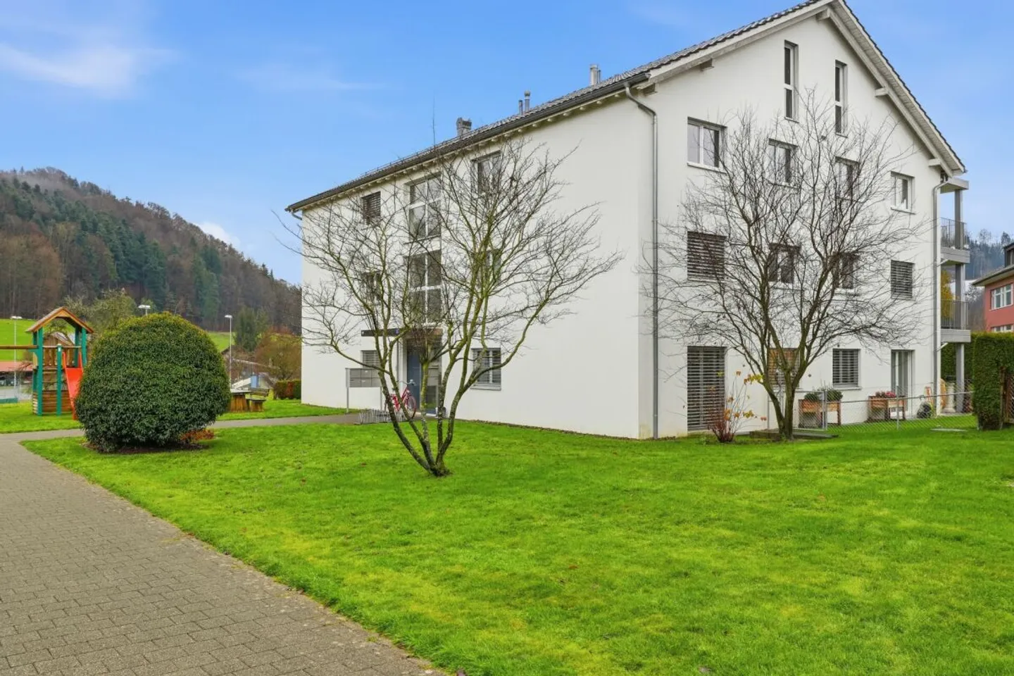 Appartement en Maisonette de 5,5 pièces lumineux en emplacement central - Photo 3 sur 13