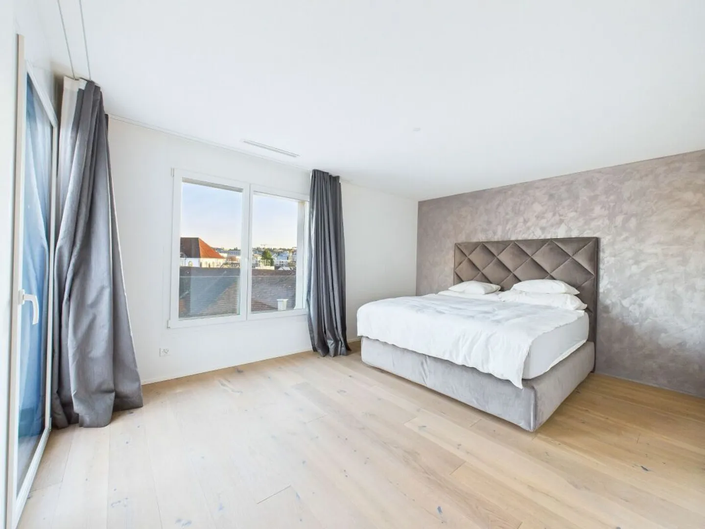 Modern designed 4.5-room penthouse apartment in a well-connected location - Photo 13 of 13