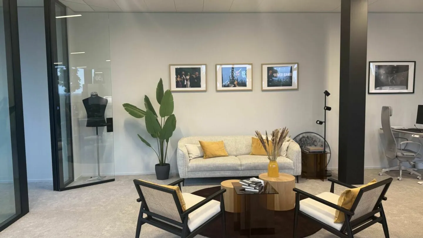 116 m² Büro mit eigener Teeküche und zwei Tiefgaragenplätzen in Rotkreuz - Foto 13 von 13