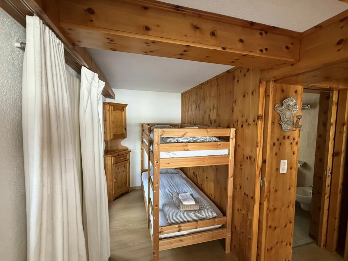 Opportunité de rêve : Duplex de 6,5 pièces sur 200 m² avec vue sur le Cervin ! - Photo 13 sur 13