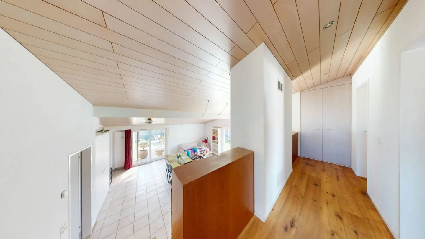 Family Dream in Zofingen - Single Family House with Large Garden and Lots of Potential - Photo 8 of 13