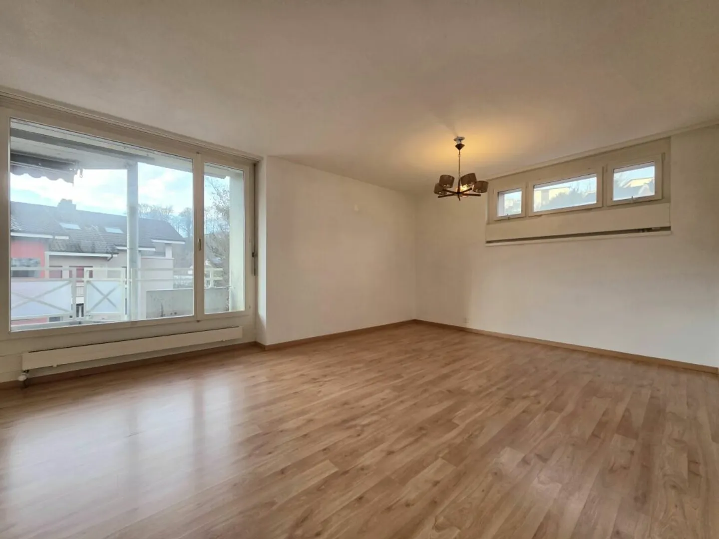 Paradise familial spacieux ! 5,5 pièces dans un emplacement ensoleillé à Adligenswil - Photo 3 sur 13