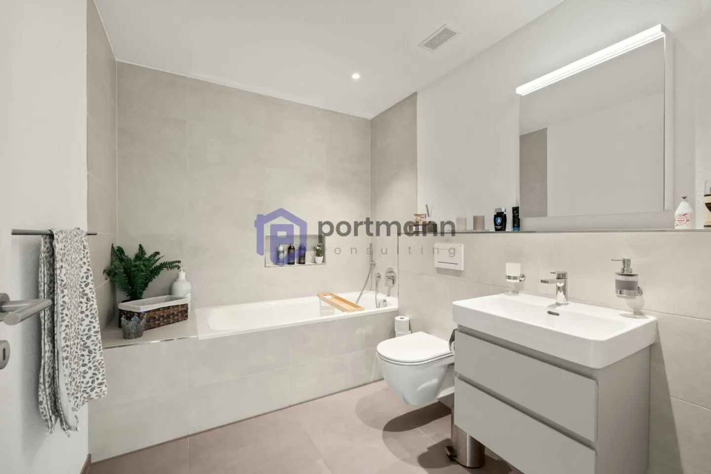 Exclusive penthouse apartment with some highlights (see detailed description below) - Photo 8 of 13