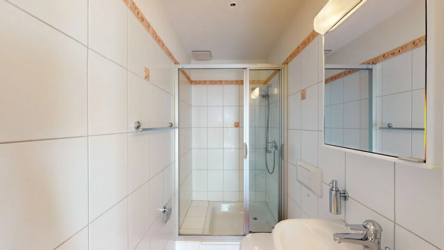 Wohnen gehobener Lage, mit Weitsicht und grosser Terrasse - Foto 13 di 13