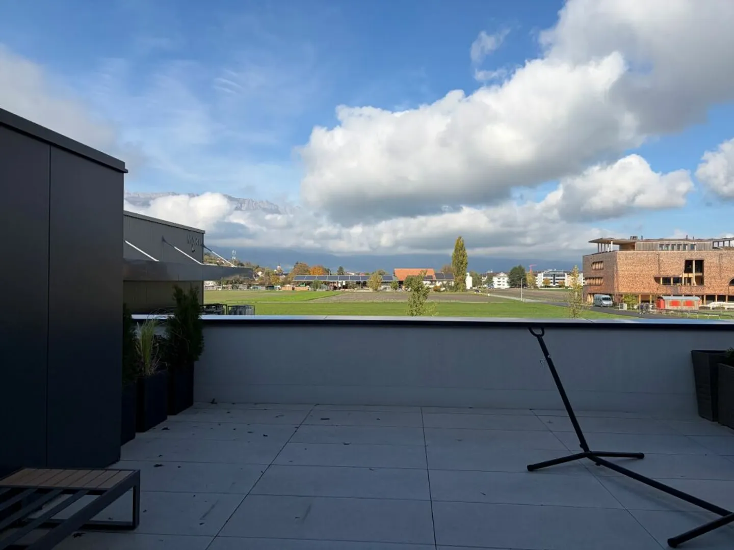 1-room studio with spacious terrace - Photo 1 of 6