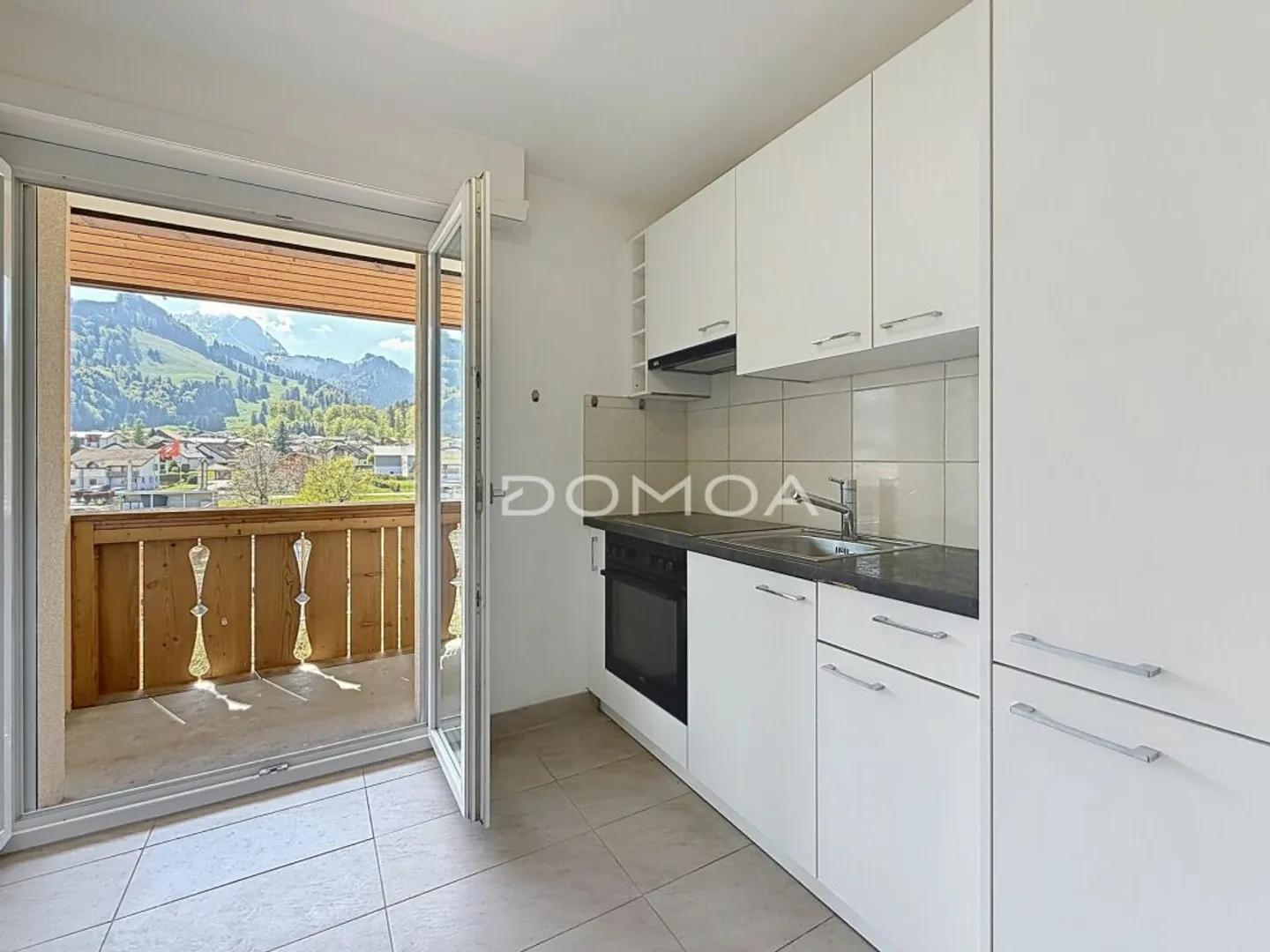 Renovated apartment with a view of the Moléson - Photo 3 of 8