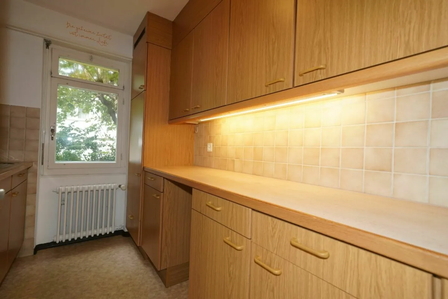 Quiet 4-Room Apartment with Balcony - Photo 5 of 9