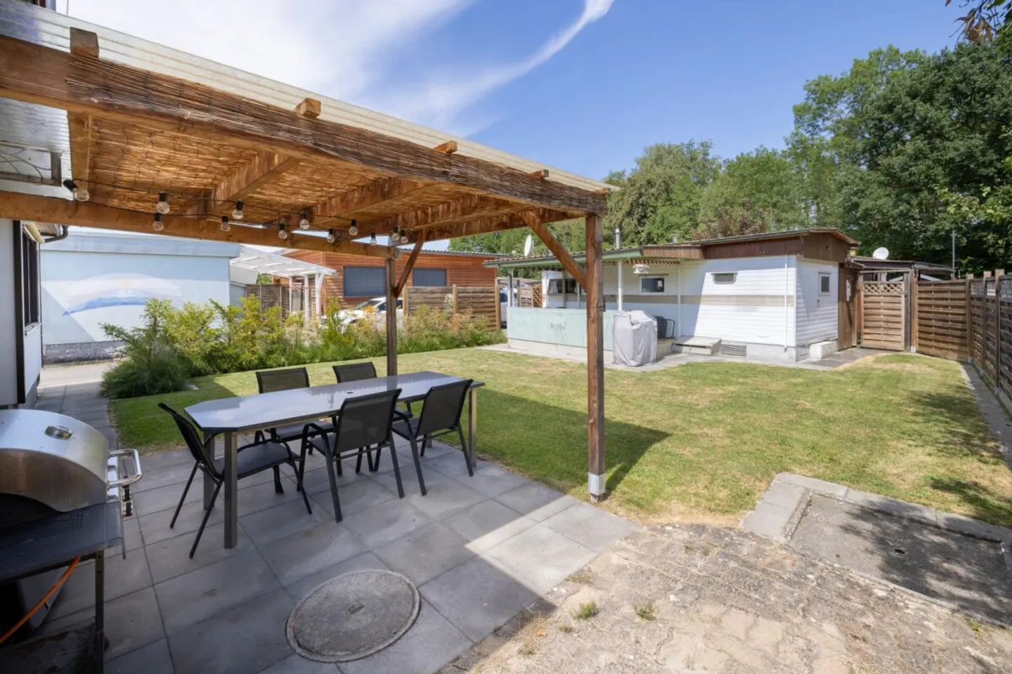 Beau bungalow de 3,5 pièces dans un emplacement calme à Caravaning Gletterens - Photo 9 sur 13